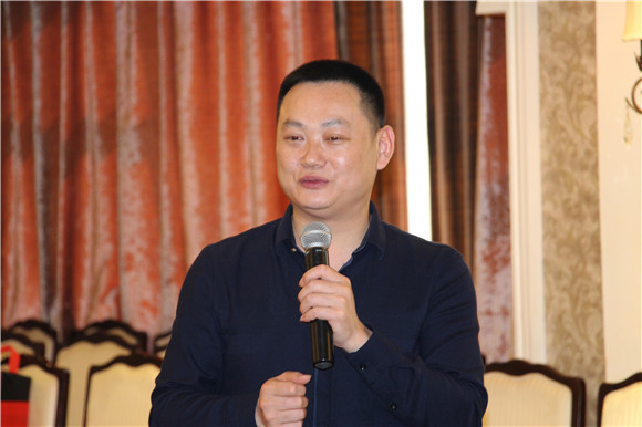 澳宝集团董事总经理钟利民.jpg
