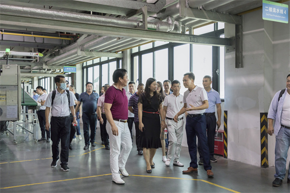 今天的活动开拓了大家眼界,黄绍华董事长的"工匠精神"和白云清洁集团